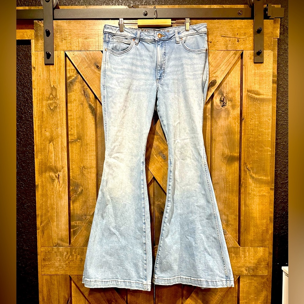 Wrangler Light Blue High-Waist Flare Jeans - Picture 4 of 16